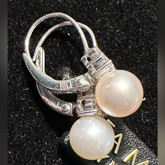 Mikimoto Sea Magic Pearl White Sapphire Earrings - Picture 4 of 4